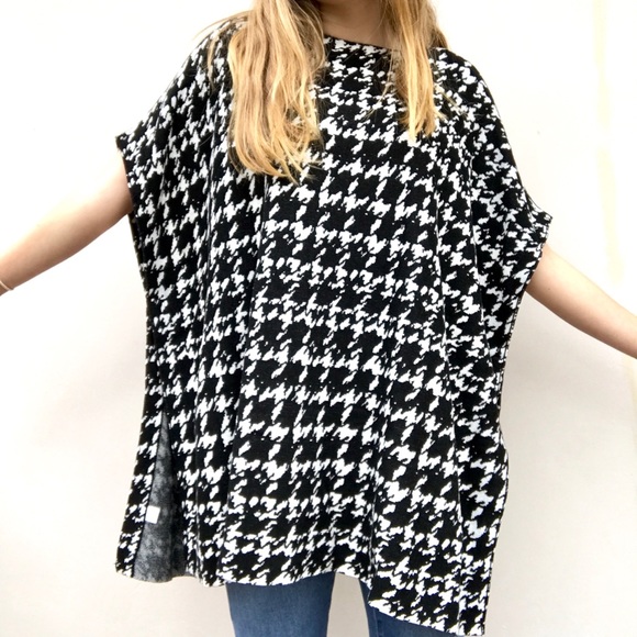 Ann Taylor Sweaters - Ann Taylor Houndstooth Poncho Sweater Small